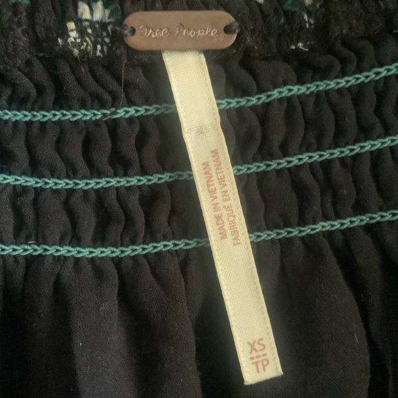 Free People Off the Shoulder Rose Valley Printed Bell Sleeve Blouse Size XS EUC - Picture 11 of 11